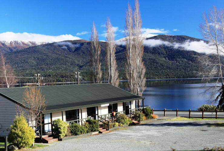 View towards mountains and lake from the Te Anau Lakeview Holiday Park